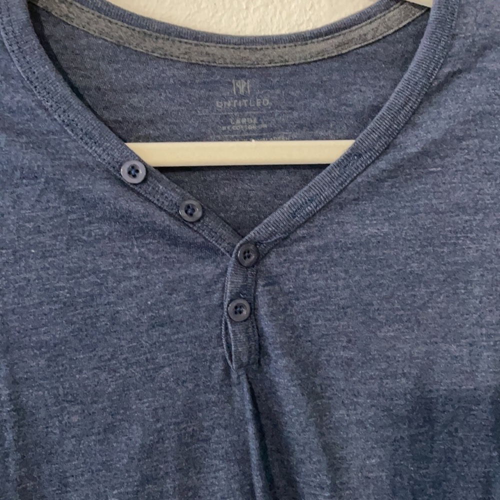 Men’s Large Tee - Picture 2 of 3